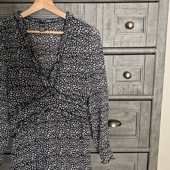 NWOT Large Black and white patterned dress - Picture 3 of 6